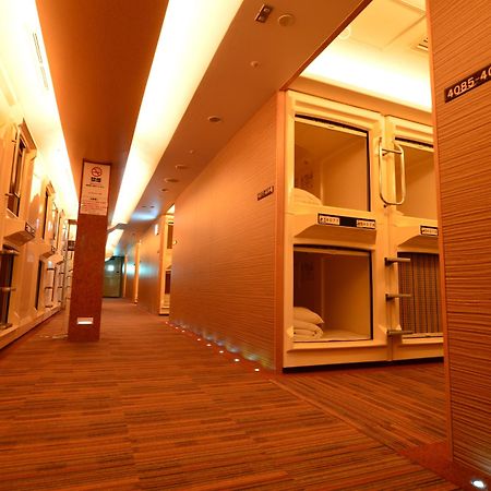 Capsule Inn Osaka - Caters To Men Екстер'єр фото
