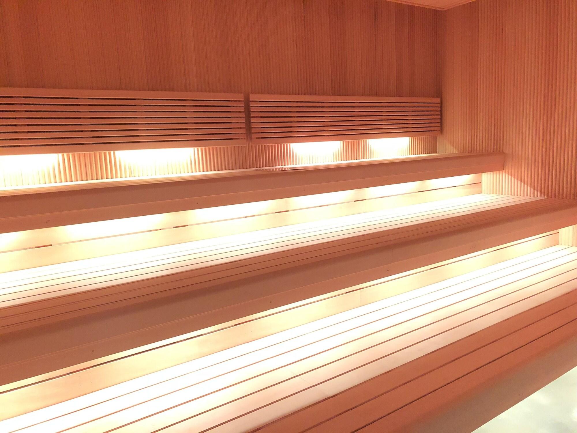 Capsule Inn Osaka - Caters To Men Екстер'єр фото