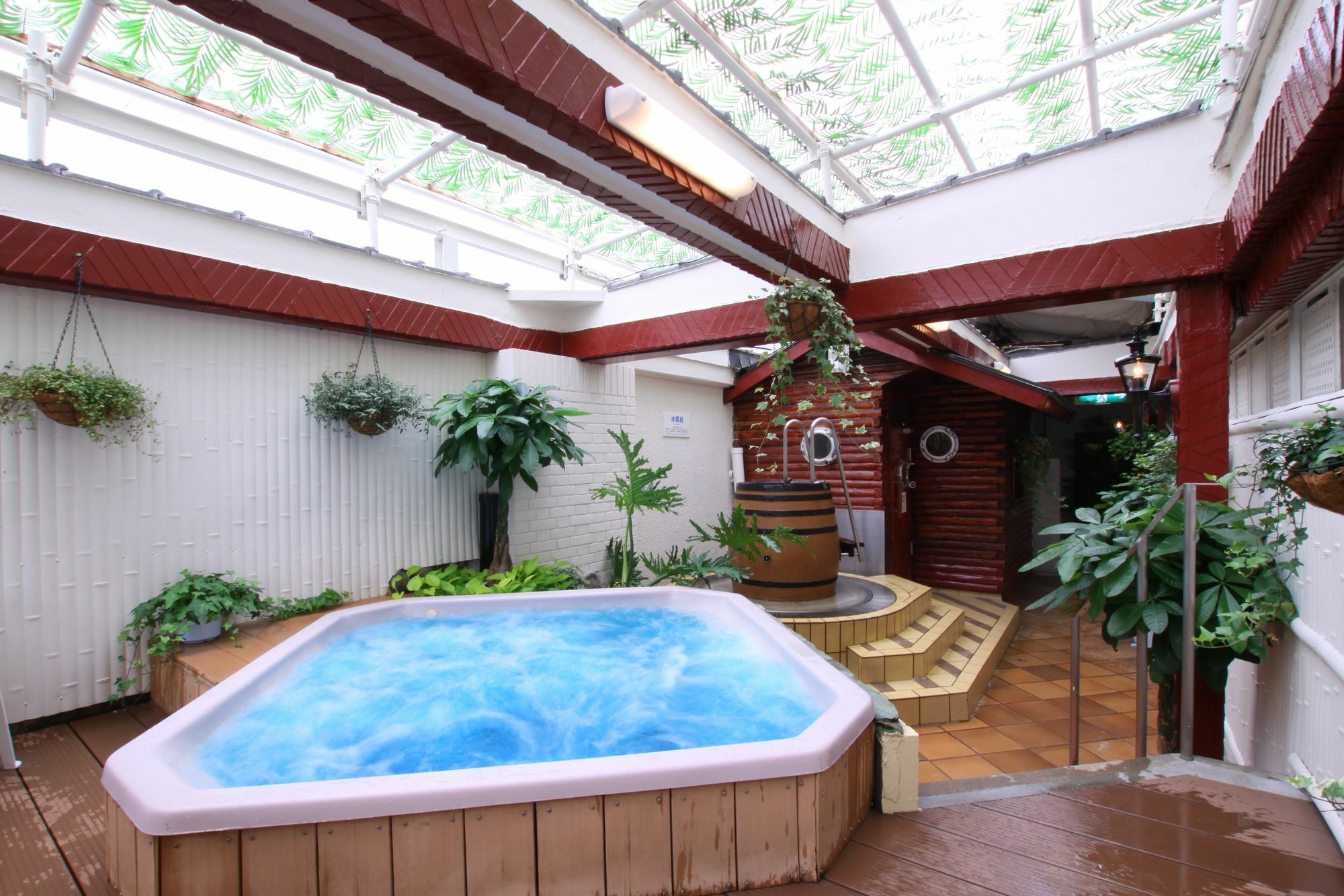 Capsule Inn Osaka - Caters To Men Екстер'єр фото
