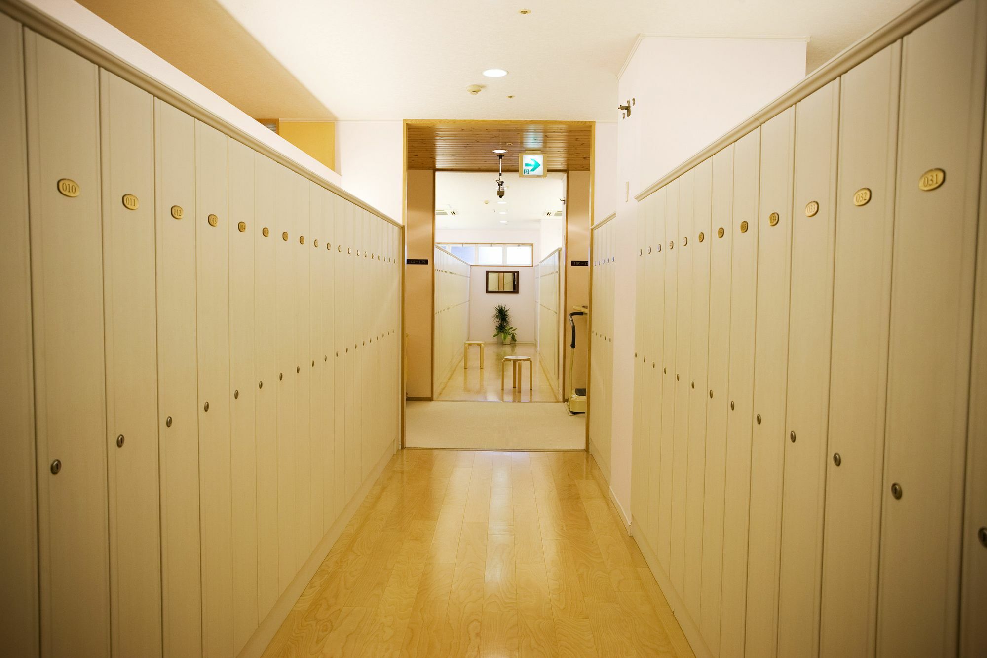 Capsule Inn Osaka - Caters To Men Екстер'єр фото